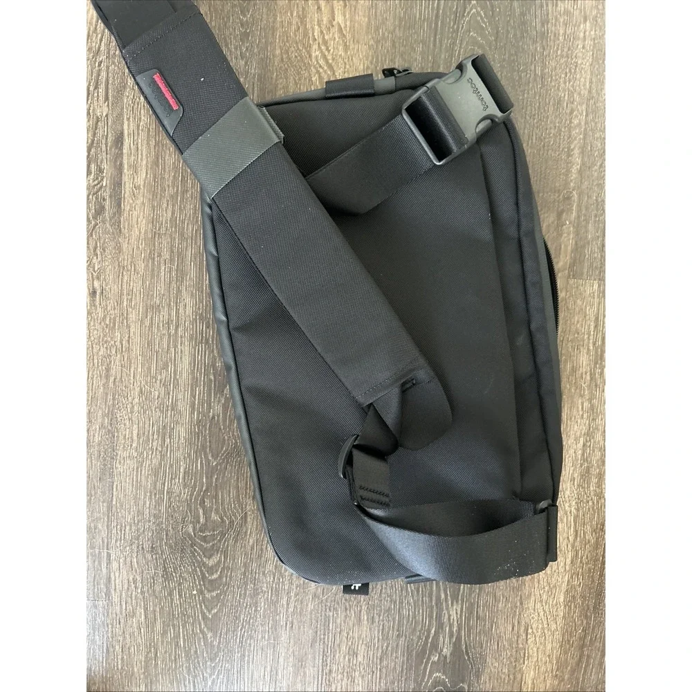 Tomtoc COMPACT EDC SLING BAG courier gamer fashion LARGE shoulder crossbody NWOT